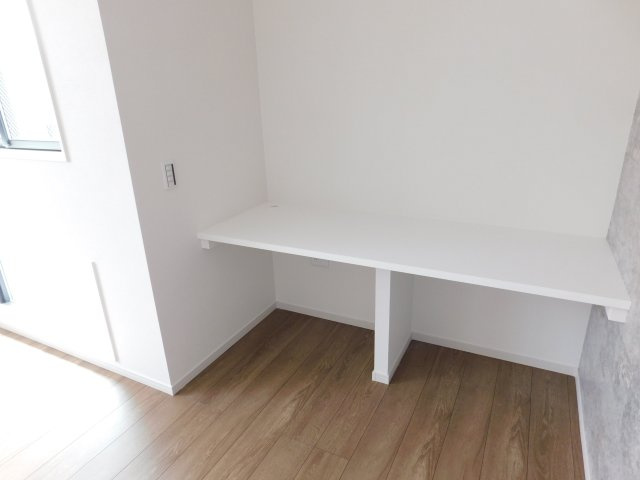 名古屋市西区枇杷島３期のその他|◇スタディーカウンター◇　　お子様の勉強やワークスペースなど多用途に利用できます♪
