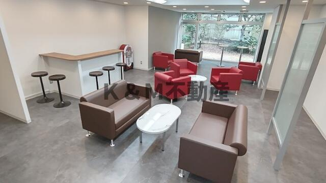 ドミール柏のロビー|落ち着いたロビーです