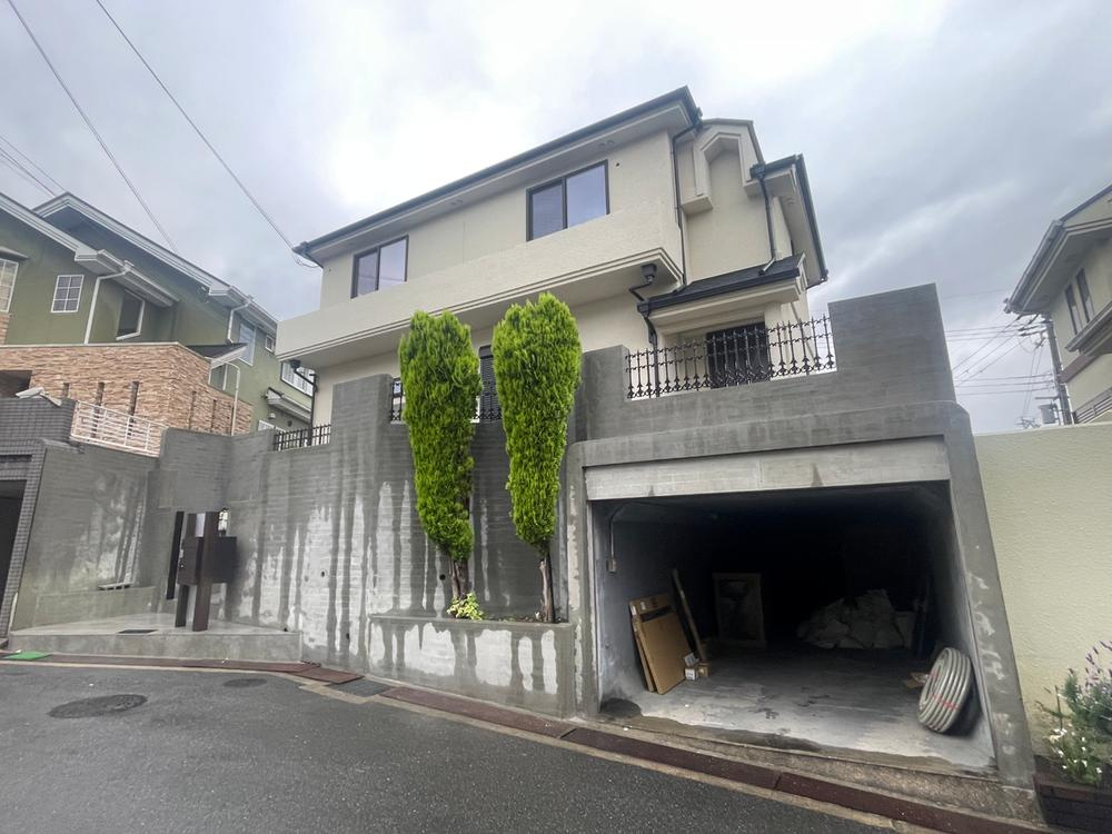 南星台3丁目　中古一戸建ての外観|新しい生活にいかがでしょうか？外観はお住まいの顔になります。こだわりたいポイントですね。外壁塗装や屋根塗装のご相談も承っております。
■現地内覧・資金計画相談・住宅ローン相談もお問合せ受付中■