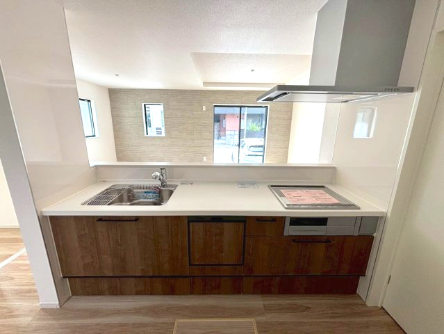 武3丁目　新築戸建てのキッチン|食器洗浄乾燥機付きのシステムキッチンです。