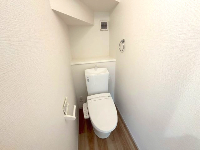 武3丁目　新築戸建てのトイレ|1階の温水洗浄便座トイレです。