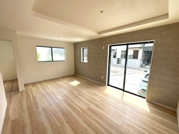 武3丁目　新築戸建ての居間・リビング|18.25帖のLDK。とっても広くて快適な空間です。