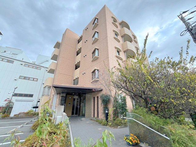 メゾンラリーブのエントランス