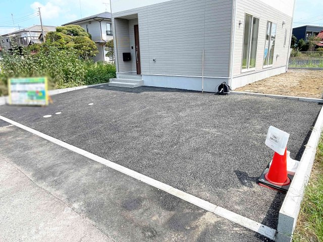 筑西市丙第1　新築戸建て　1号棟の駐車場|カースペースは2台お停めいただけます♪