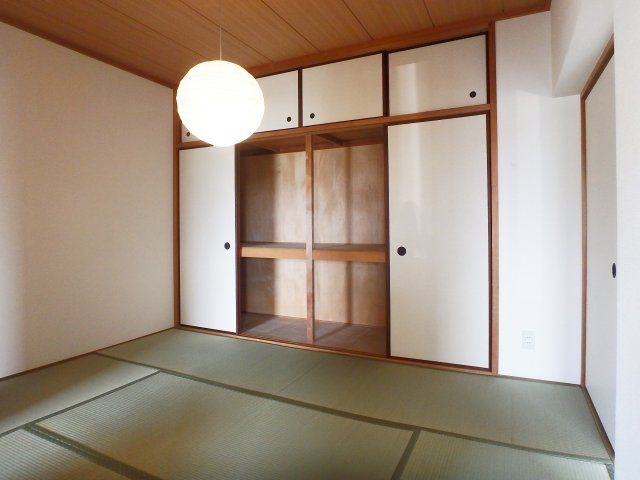 チャフル甲東の和室