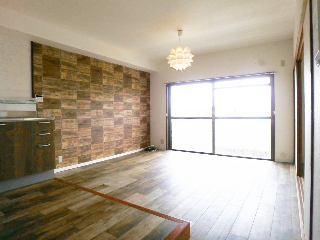 チャフル甲東の居間・リビング