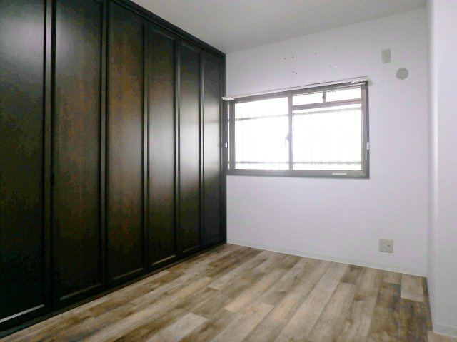 チャフル甲東の洋室