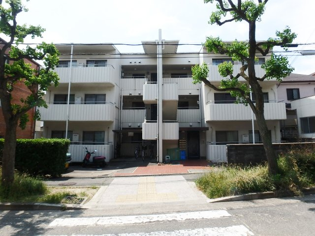 チャフル甲東のエントランス