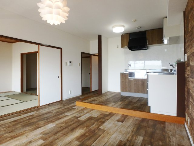 チャフル甲東の居間・リビング