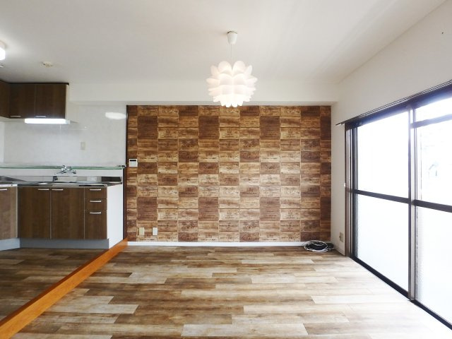 チャフル甲東の居間・リビング