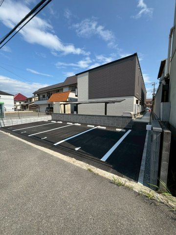Meridiesの駐車場