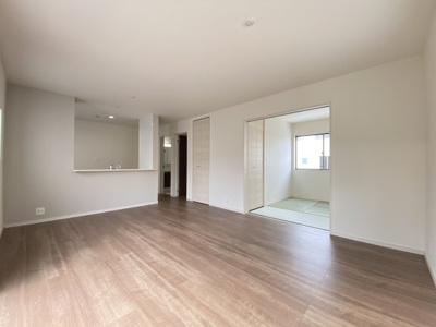 【玄関】 | 八重瀬町具志頭（全11棟）3・4・5・8・10号棟 | 5号棟　十分な収納付き玄関♪