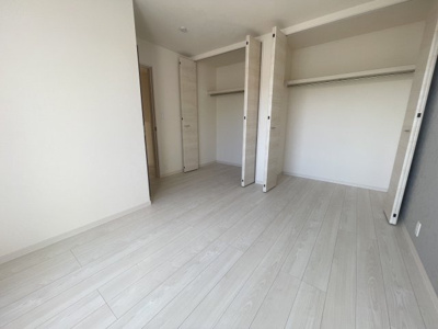 【洋室】 | 八重瀬町具志頭（全11棟）3・4・10号棟 | 10号棟　洋室8.75帖＋Wクロゼット付き♪