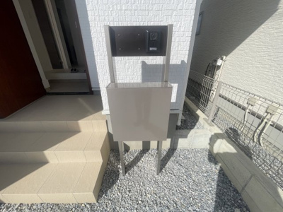 【玄関】 | 八重瀬町具志頭（全11棟）3・4・10号棟 | 10号棟　スマートキー付き♪