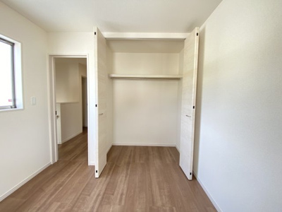 【収納】 | 八重瀬町具志頭（全11棟）3・4・5・8・10号棟 | 5号棟　洋室6.09帖＋CL付き♪