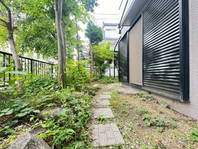 【庭】 | 池田市石橋2丁目貸家