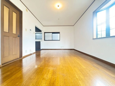 【居間・リビング】 | 池田市石橋2丁目貸家