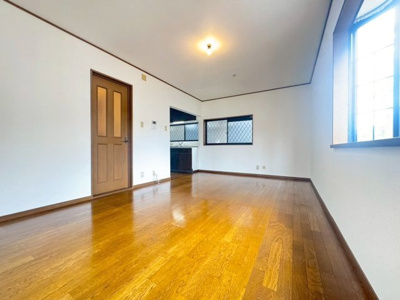 【居間・リビング】 | 池田市石橋2丁目貸家