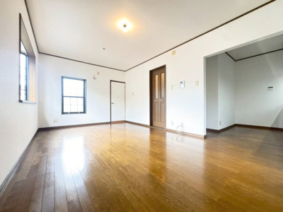 【居間・リビング】 | 池田市石橋2丁目貸家