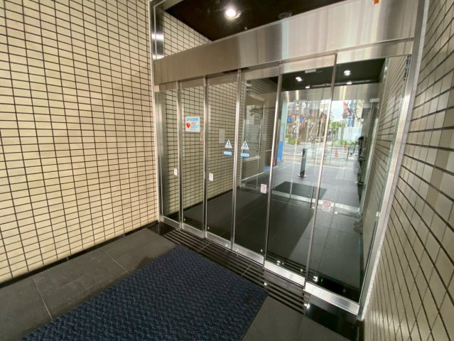 榊原第二ビルのエントランス