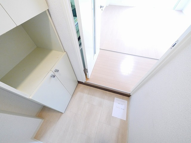 コーポ三和新大宮Ⅰ号館の玄関|落ち着いた玄関です