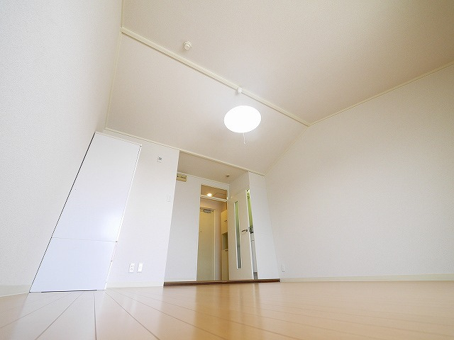 コーポ三和新大宮Ⅰ号館の洋室|使い勝手のいい洋室です