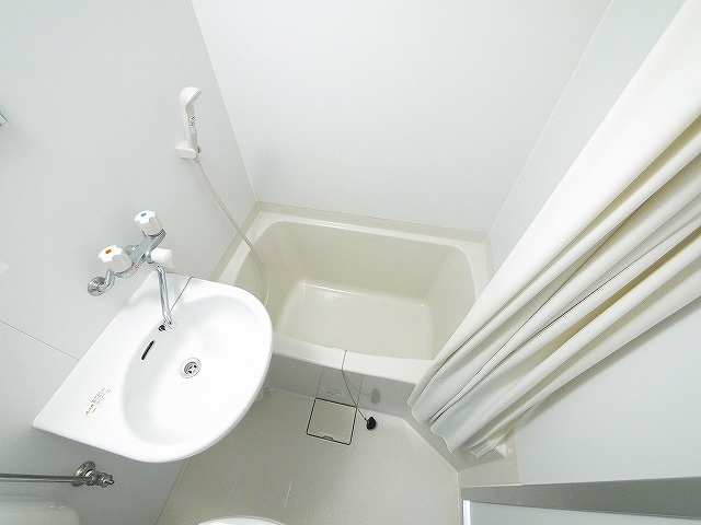 コーポ三和新大宮Ⅰ号館の浴室|お風呂で日々の疲れを落としましょう