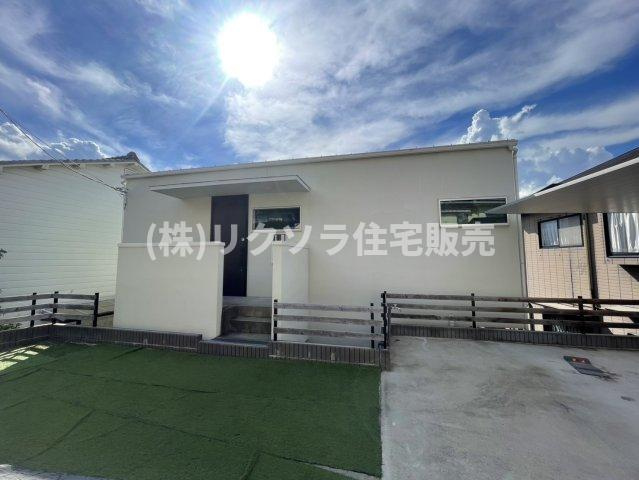 成田西町　中古一戸建ての外観|新しい生活にいかがでしょうか？外観はお住まいの顔になります。こだわりたいポイントですね。外壁塗装や屋根塗装のご相談も承っております。
■現地内覧・資金計画相談・住宅ローン相談もお問合せ受付中■