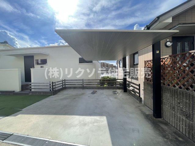 成田西町　中古一戸建ての駐車場|2台駐車可
■物件内覧・資金計画相談・住宅ローン相談、リフォーム相談、お問合せ受付中■
※当日・翌日のご内覧、ご相談はお電話でのお問合せがスムーズです！