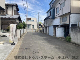【前面道路含む現地写真】