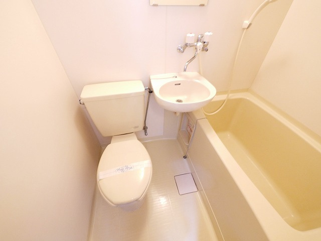 コーポ三和新大宮Ⅱ号館のトイレ|清潔感のあるトイレです