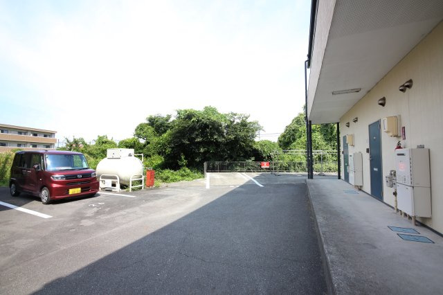 グローバルJの駐車場