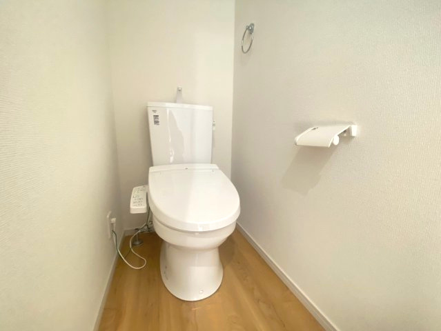 【価格改定】向日市鶏冠井町沢ノ西のトイレ|温水便座付きトイレ