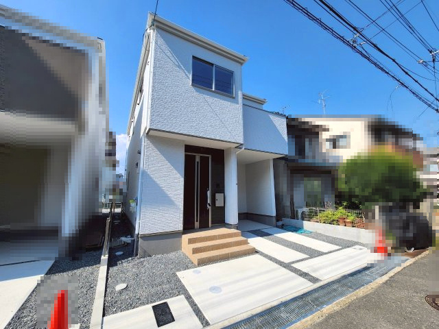 【価格改定】向日市鶏冠井町沢ノ西の外観|駅近＆駐車1台OK！車と公共交通、どちらも使える便利な立地です！
