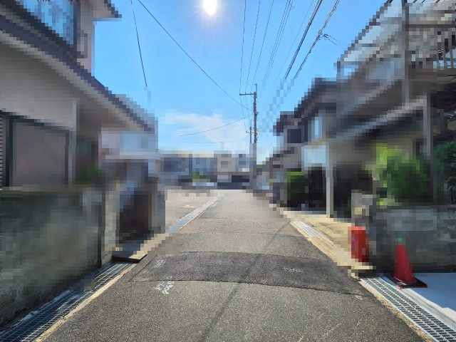 【価格改定】向日市鶏冠井町沢ノ西の前面道路含む現地写真|スーパー・コンビニ等お買い物施設も充実。