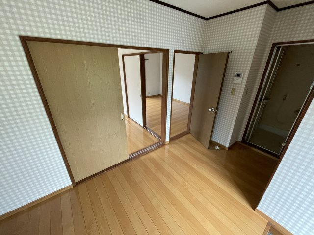北日当ハイツの洋室