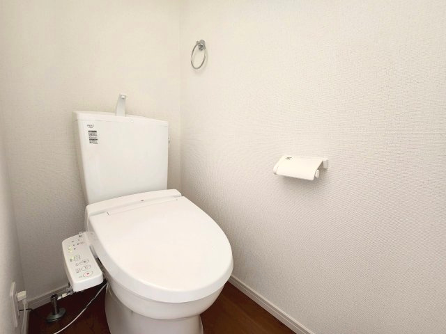 【価格改定】向日市鶏冠井町沢ノ西のトイレ|温水便座付きトイレ