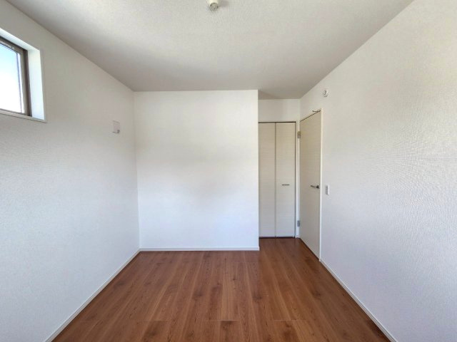 【価格改定】向日市鶏冠井町沢ノ西の洋室|洋室（約5.5帖）
