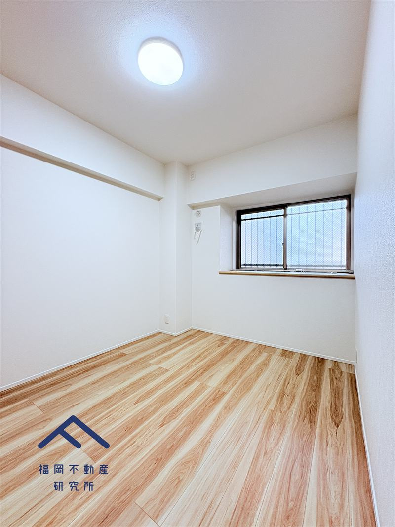 アーバンパレス春日一の谷LAKE AVENUEの洋室