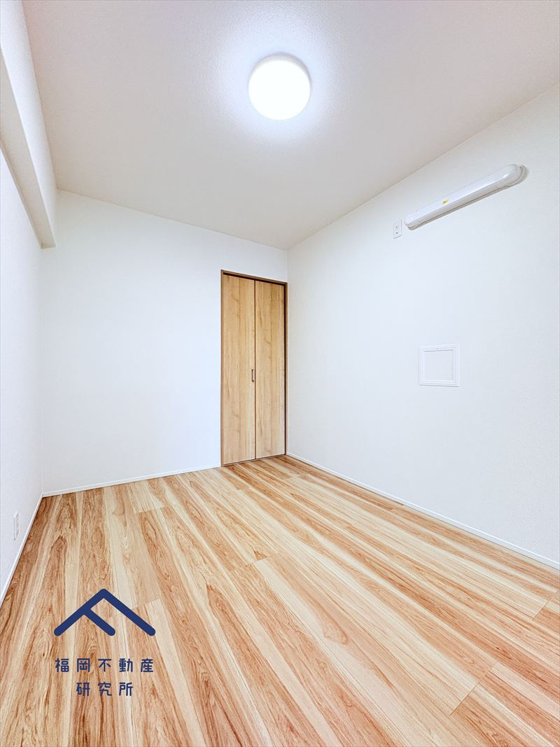 アーバンパレス春日一の谷LAKE AVENUEの洋室