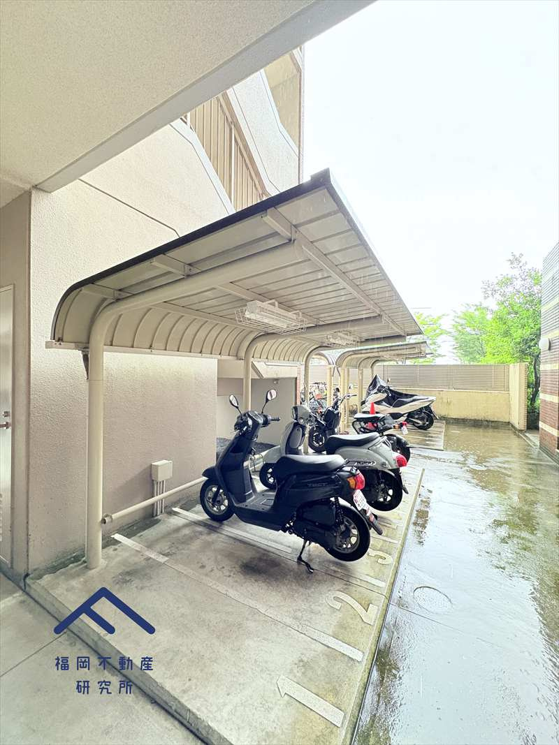 アーバンパレス春日一の谷LAKE AVENUEの駐輪場