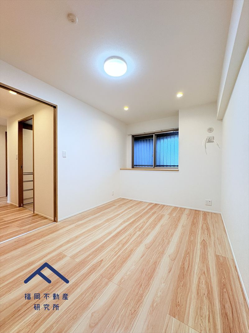 アーバンパレス春日一の谷LAKE AVENUEの洋室