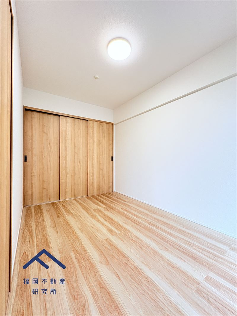 アーバンパレス春日一の谷LAKE AVENUEの洋室