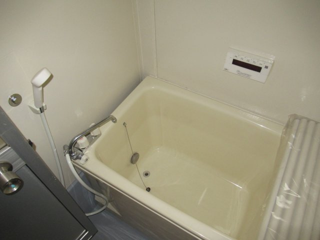 兵庫県公社　東垂水南（４）２号棟の浴室|きれいなお風呂です