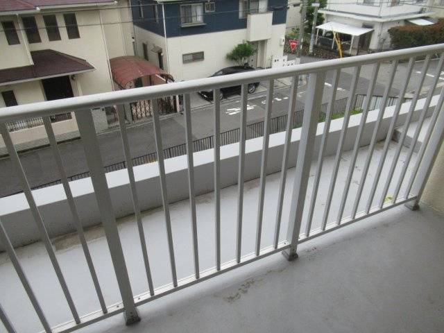 兵庫県公社　東垂水南（４）２号棟のバルコニー|広々としたバルコニーです