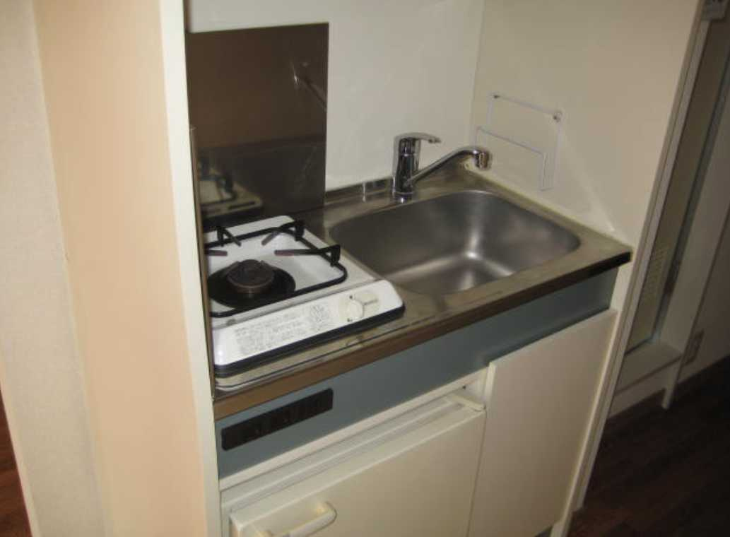 ベイシェス三軒茶屋　駅徒歩２分　女性限定　最上階のキッチン