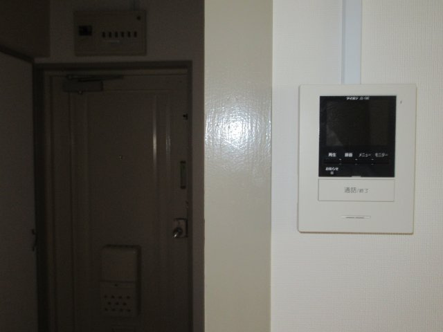 兵庫県公社　東垂水南（3）５号棟のセキュリティ|モニター付きインターホンがあるので急な来客でも安心です