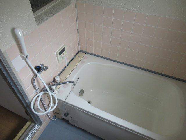 兵庫県公社　東垂水南（3）５号棟の浴室|日々の疲れを癒すお風呂付です