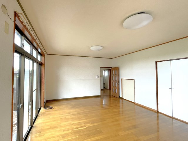 プレステージ福島貸家の居間・リビング