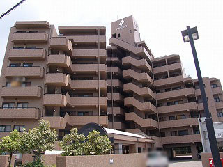 フレスト小牧の外観|南向き・角部屋・２面バルコニー